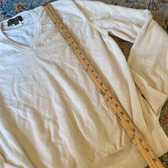 J L Powell cashmere sweater - Picture 4 of 6